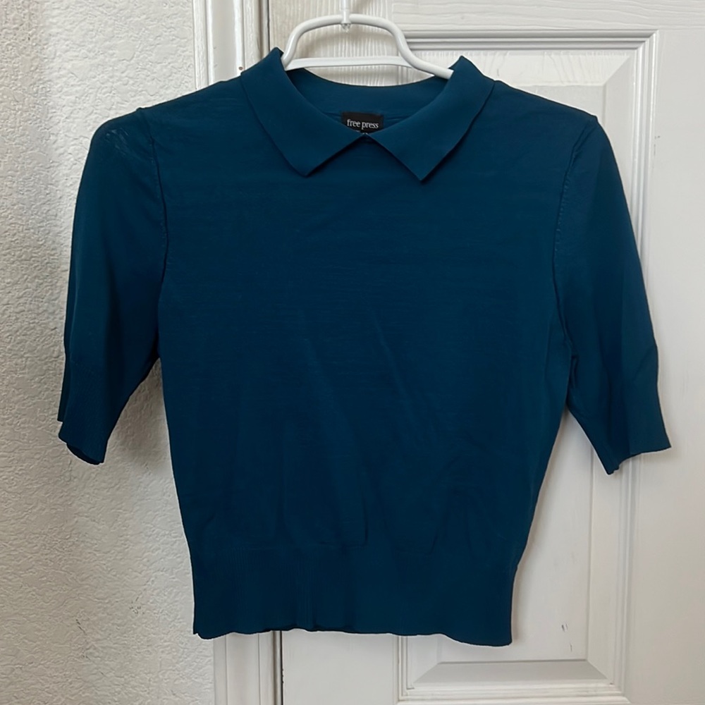 Women’s collared blue shirt